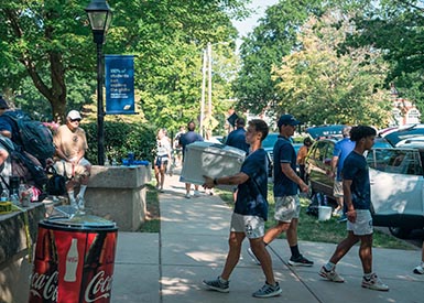 Students moving into resident halls