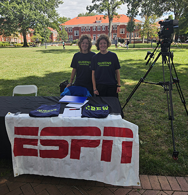 Thompson sisters at ESPN table